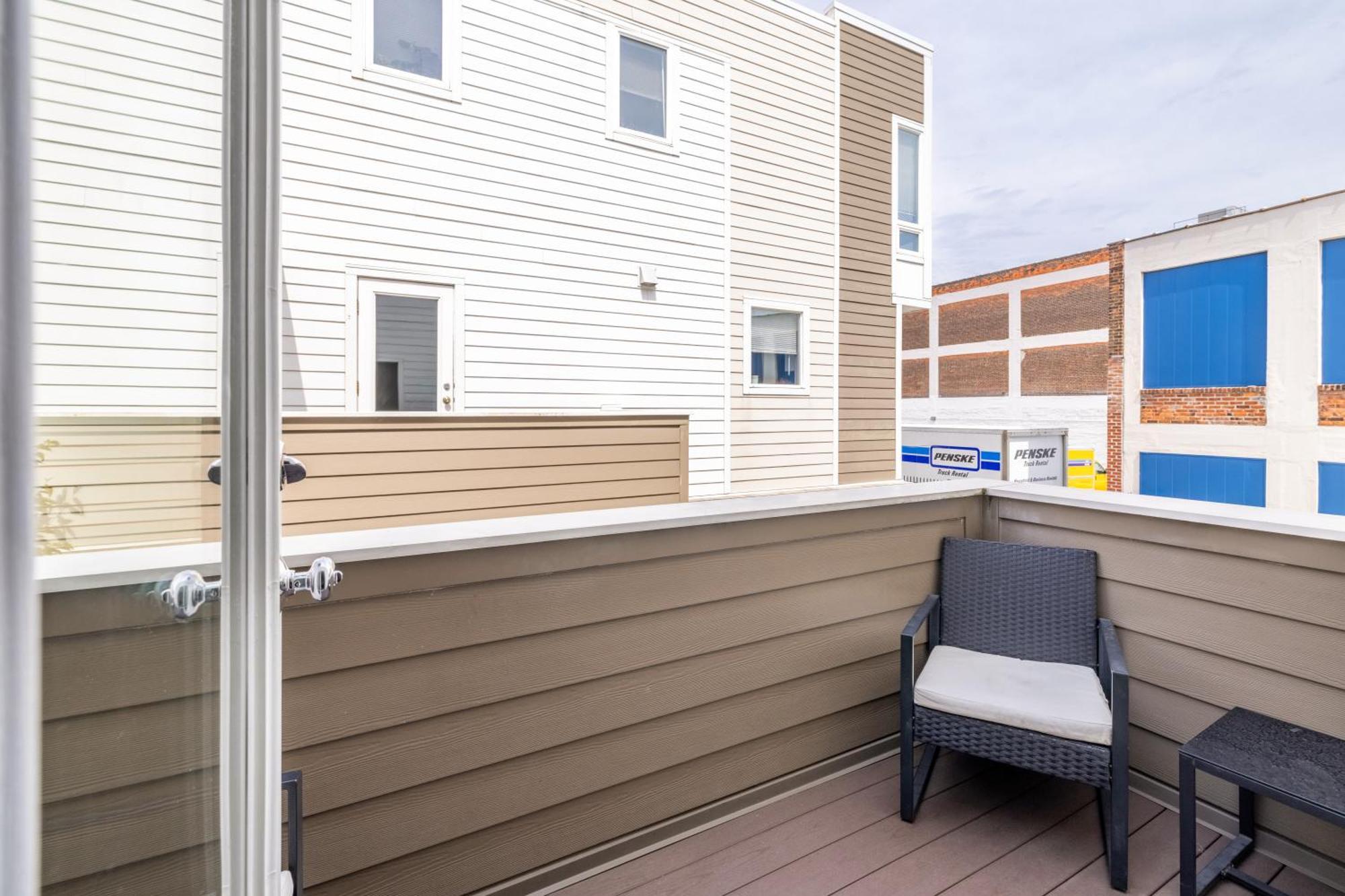 Luxury Downtown Townhome Private Garage Unit 9 Cleveland Eksteriør bilde