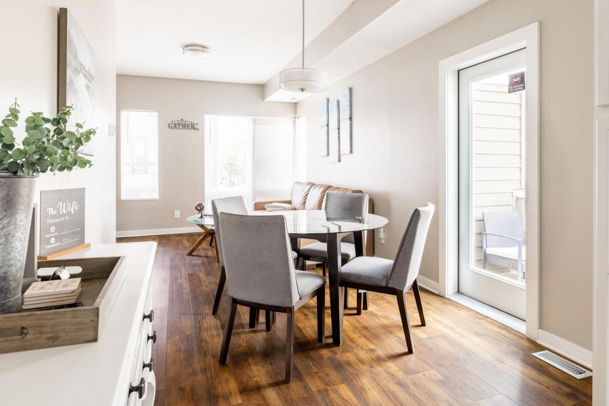 Luxury Downtown Townhome Private Garage Unit 9 Cleveland Eksteriør bilde