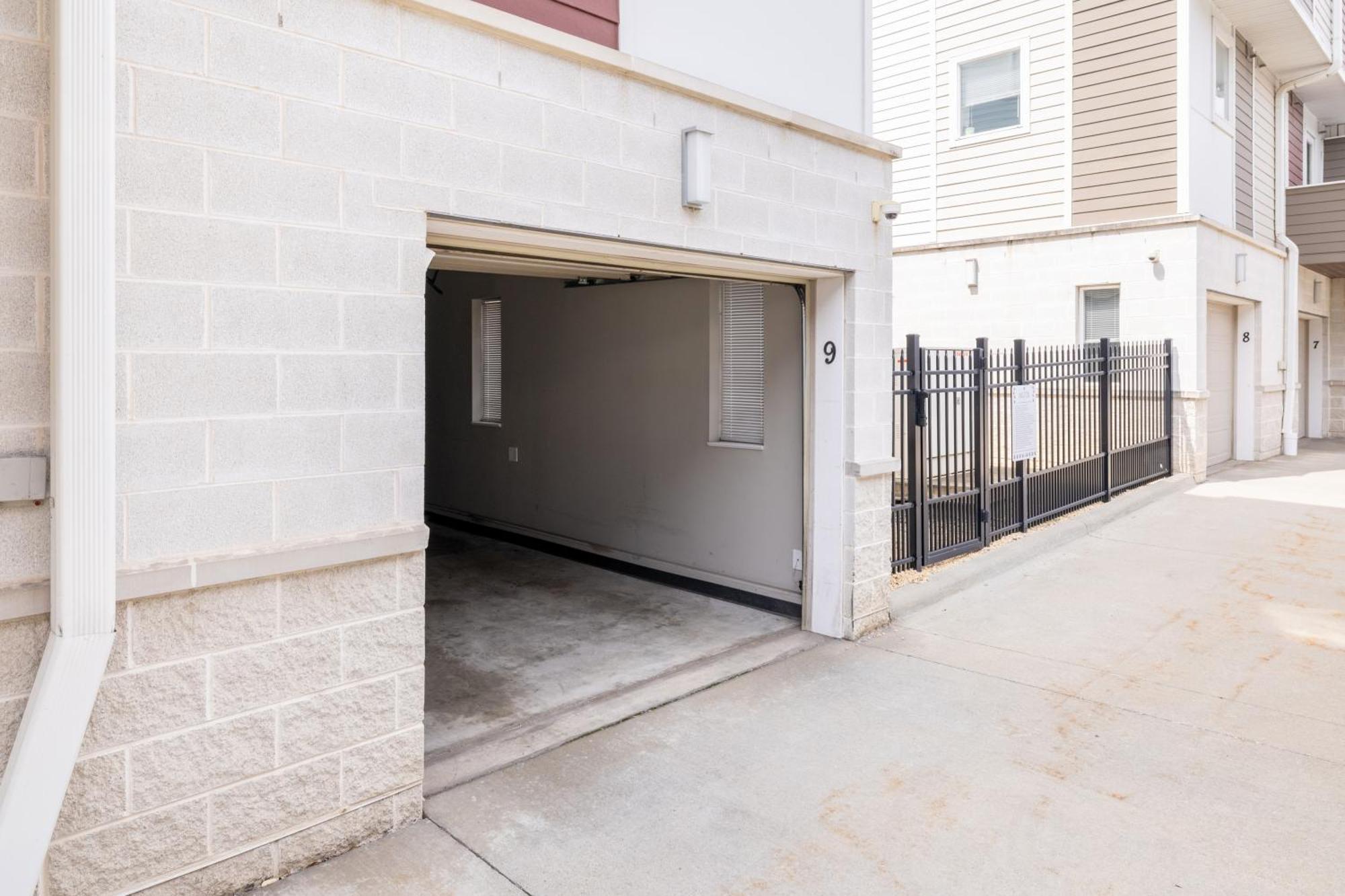 Luxury Downtown Townhome Private Garage Unit 9 Cleveland Eksteriør bilde