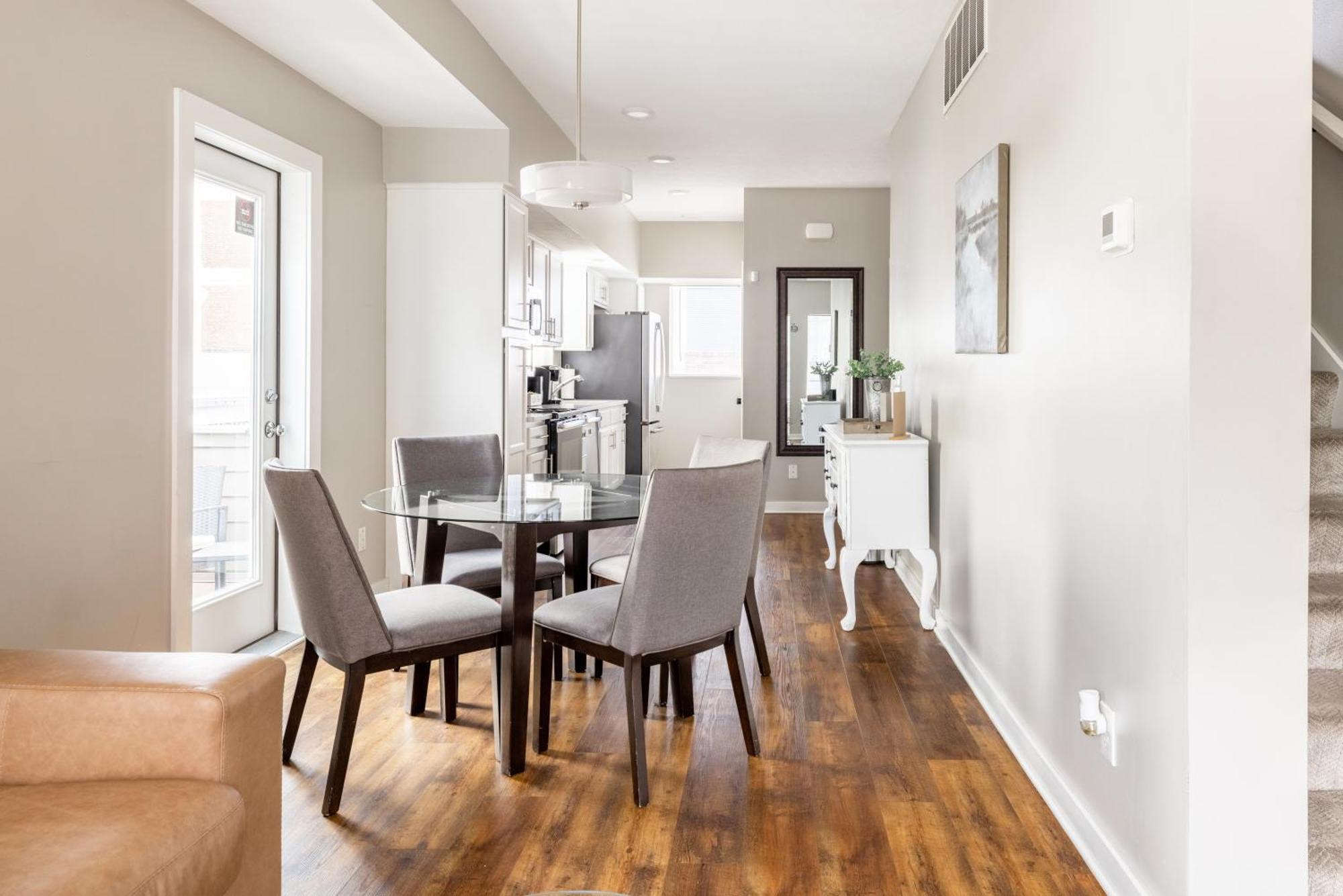 Luxury Downtown Townhome Private Garage Unit 9 Cleveland Eksteriør bilde